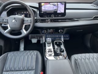 Mitsubishi Plug-in Hybrid Outlander Top Pano LEDER MI-PILOT