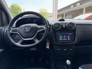 Dacia Lodgy 1.3 TCe 130 Stepway Plus 7 Sitzer Navi   Stepway Plus