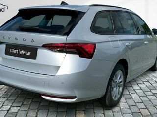 Skoda Octavia IV Combi 2,0 TDI DSG Selection LED ACC SELECTION