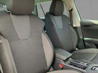 Skoda Octavia IV Combi 2,0 TDI DSG Selection LED ACC SELECTION