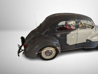 Renault 4CV