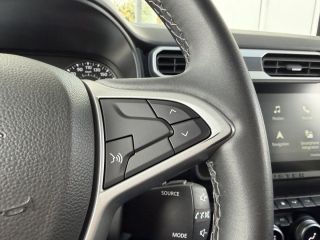 Dacia Duster II TCe 130 Journey 2WD AHK Trittbrett. 1.3 TCe 130 EU6d Journey 2WD GPF