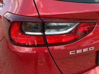 Kia cee'd CEED III 1.5 T-GDi DCT Best Alarm DAB Klima NAV BEST