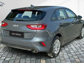 Kia cee'd CEED III 1.5 T-GDi DCT Best Alarm DAB Klima NAV BEST