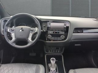 Mitsubishi Outlander PHEV 2.4 MIVEC  TOP Navi+Leder