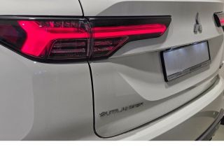 Mitsubishi Plug-in Hybrid Outlander 2,4 TOP+4WD Sitzhzg v&h+E-Sitze+Klimasitze+PANO+Digitaler.Innenspiegel