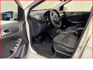 Mercedes-Benz B 180 -Klasse 180+Allwetter+Klima+Navi+PDC+Tempomat+Sitzhzg