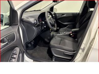 Mercedes-Benz B 180 -Klasse 180+Allwetter+Klima+Navi+PDC+Tempomat+Sitzhzg