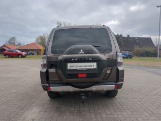 Mitsubishi Pajero 5trg.  3.2 DI-D 4WD TOP AHK+Standheizung+Klimaauto+Navi