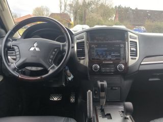 Mitsubishi Pajero 5trg.  3.2 DI-D 4WD TOP AHK+Standheizung+Klimaauto+Navi