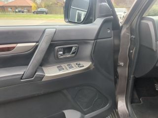 Mitsubishi Pajero 5trg.  3.2 DI-D 4WD TOP AHK+Standheizung+Klimaauto+Navi