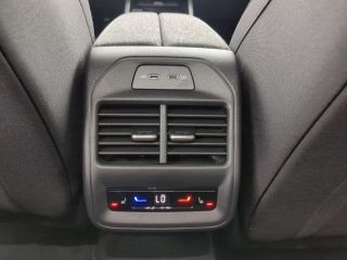 Skoda Superb Combi 2.0 TDI DSG Selection AHK+NAVI+KAM+EL.HECKKL...
