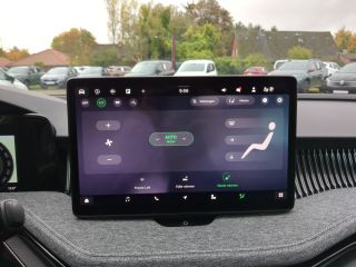 Skoda Superb Combi 2.0 TDI DSG Selection Winterpaket+AHK+RFK