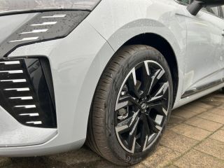 Renault Clio TCe 90 Techno SHZ Navi