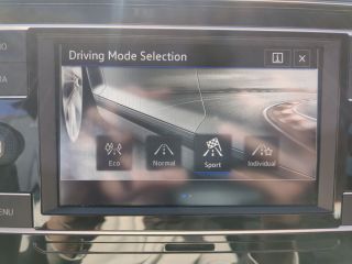 Skoda Superb Combi 2.0 TDI DSG Selection AHK+NAVI+KAM+EL.HECKKL...