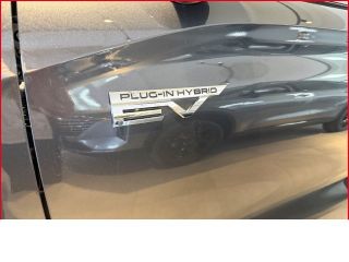Mitsubishi Plug-in Hybrid Outlander 2,4 Diamant PLUS+4WD+PDC+Sitzhzg+Lenkradhzg+Leder+Tempomat+Navi
