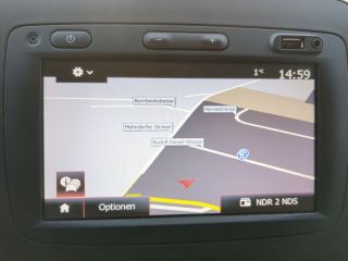 Skoda Superb Combi 2.0 TDI DSG Selection AHK schwenkbar+Winterpaket