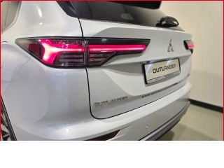 Mitsubishi Plug-in Hybrid Outlander 2,4 TOP+4WD Sitzhzg v&h+E-Sitze+Klimasitze+PANO+Digitaler.Innenspiegel