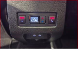 Mitsubishi Outlander 2,4 TOP 2 Tone+4WD Sitzhzg v&h+E-Sitze+Klimasitze+PANO+Digitaler.Innenspiegel