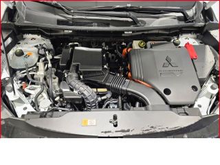 Mitsubishi Outlander 2,4 TOP 2 Tone+4WD Sitzhzg v&h+E-Sitze+Klimasitze+PANO+Digitaler.Innenspiegel