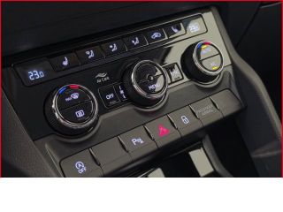 Skoda Karoq Style+AHK+Einparkhilfe v&h+Lederlenkrad+Keyless+Klimaautomatik