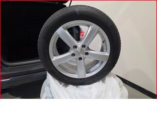 Skoda Karoq Style+AHK+Einparkhilfe v&h+Lederlenkrad+Keyless+Klimaautomatik