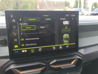 Dacia Duster Hybrid 155 Extreme SHZ LED RFK PDC