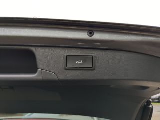 Skoda Superb Combi 2.0 TDI DSG Selection AHK schwenkbar+Winterpaket