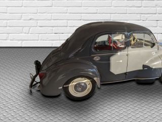 Renault 4CV