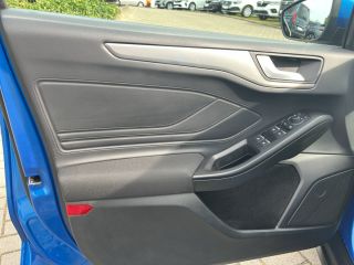 Ford Focus 1.0 EcoBoost Powershift Titanium X+Winterpaket+LED+RFK