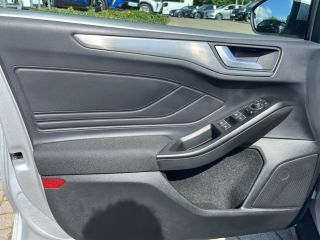 Ford Focus 1.0 EcoBoost Powershift Autom. Titanium X+Winterpaket+LED+RFK
