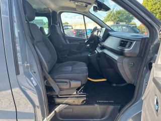 Nissan Primastar 2,8t dCi 150 L1H1 Tekna 8-Sitzer Navi+SHZ