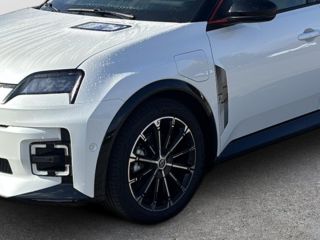 Renault 5 E-Tech Electric   150 Comfort Range Iconic Five