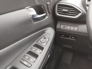 Hyundai Santa Fe   Prime Plug-In Hybrid 4WD