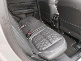 Mitsubishi Outlander PHEV PLUS mit Intro-Paket 4WD