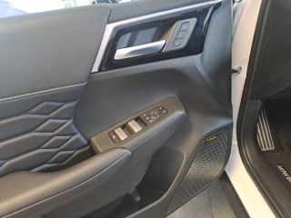 Mitsubishi Plug-in Hybrid Outlander Top Pano 360°Head-Up LE