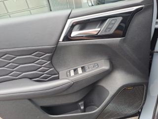 Mitsubishi Plug-in Hybrid Outlander Top Pano 360°Head-Up LE
