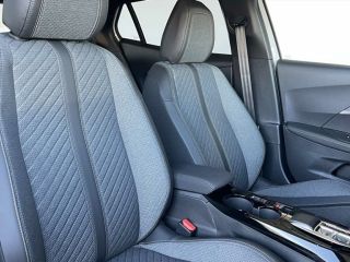 Peugeot 2008 II 1,2 (MHEV) ALLURE AHK ALU DAB LED NAVI ALLURE