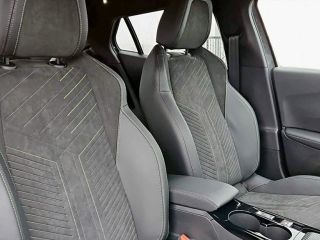 Peugeot 2008 II 1,2 PT (MHEV) GT Keyless Navi Kamera GT