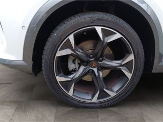 Cupra Formentor Aut LEDER ALLWETTER  AHK PANO SHZ Navi  -