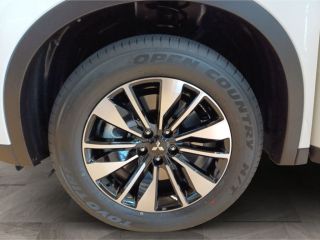Mitsubishi Outlander 360°Kamera LED ACC NAVI